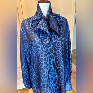 NEW WITH TAG:  DESIGNER CAROLINE ROSE 100% Silk Blue with Black Blouse Size XL